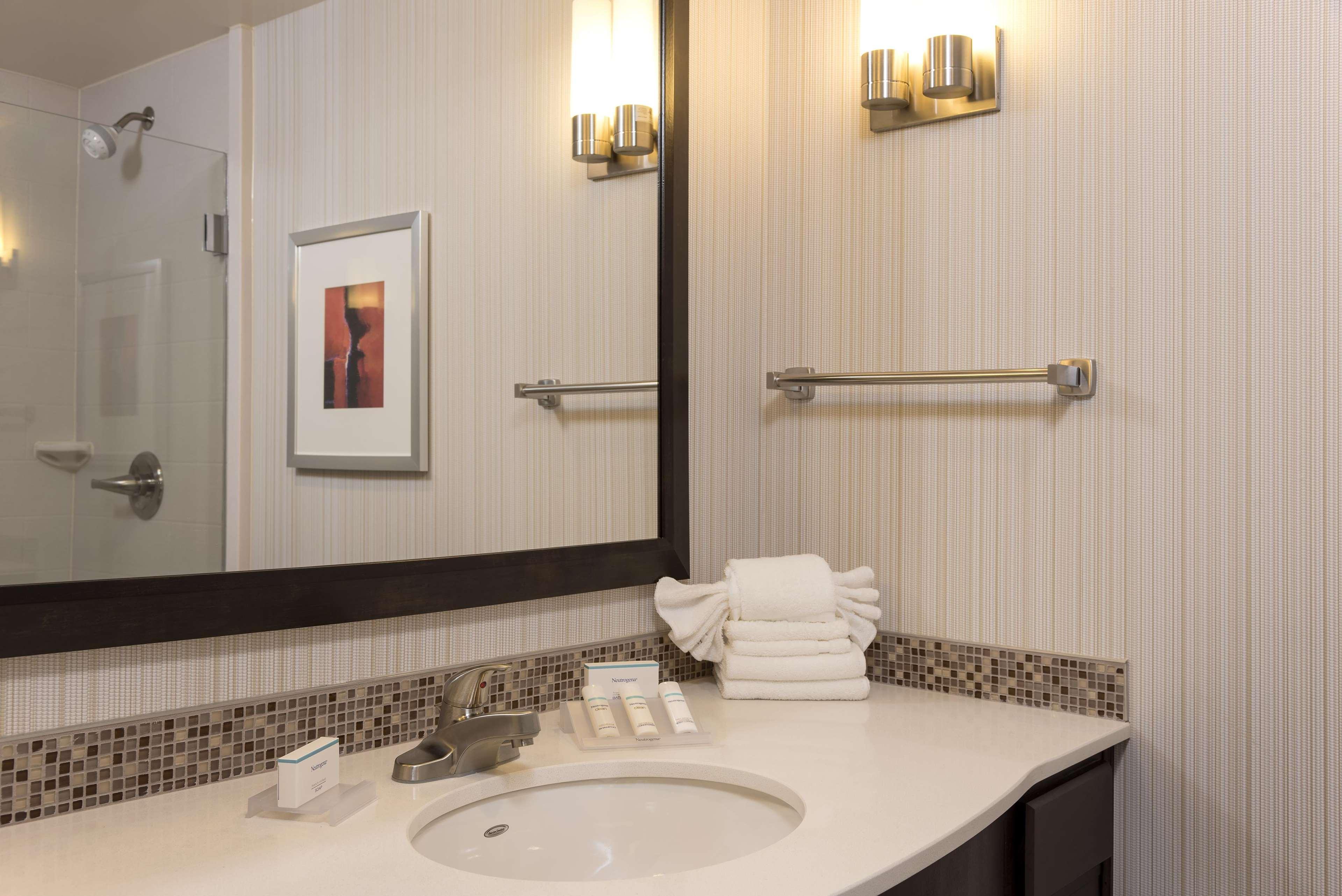 Hilton Garden Inn Louisville Downtown Eksteriør billede