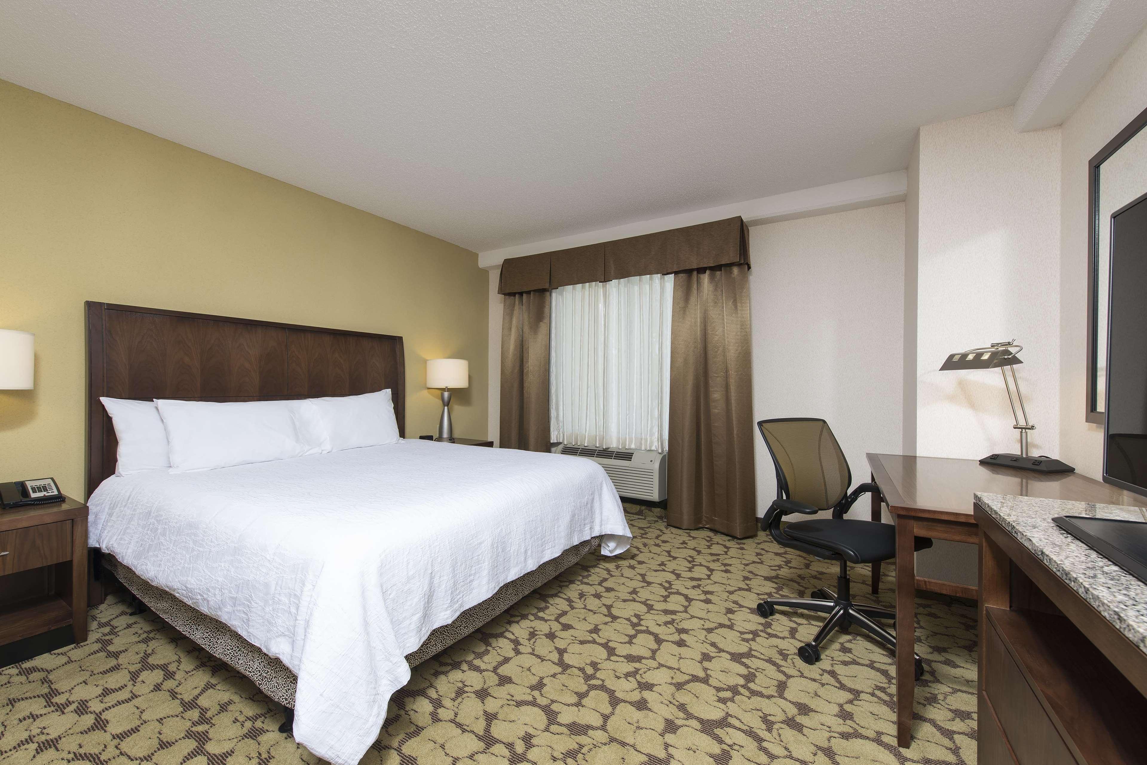 Hilton Garden Inn Louisville Downtown Eksteriør billede