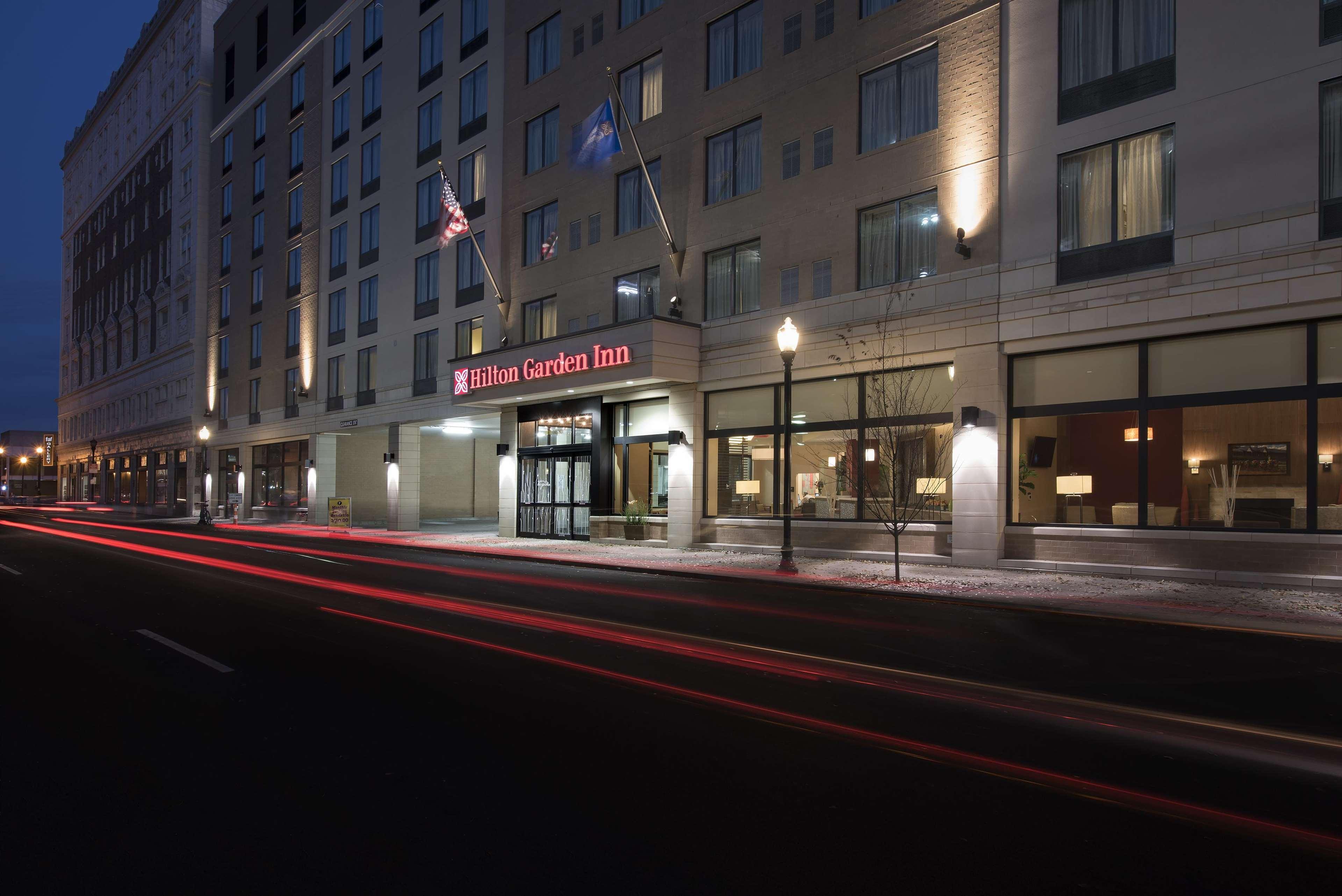 Hilton Garden Inn Louisville Downtown Eksteriør billede