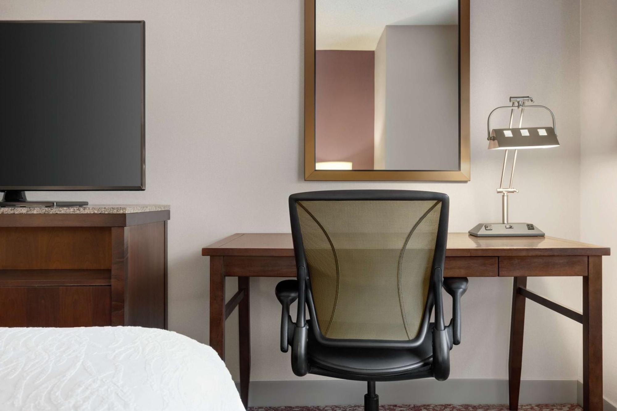 Hilton Garden Inn Louisville Downtown Eksteriør billede